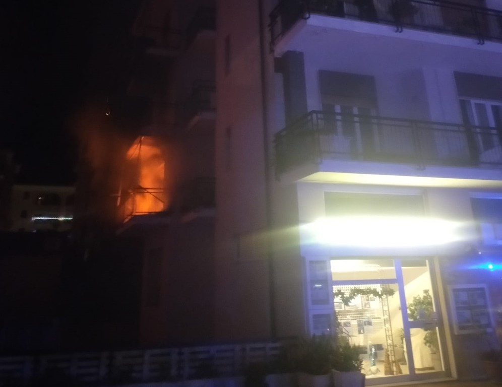 Appartamento In Fiamme Ad Andora Muoiono Un Uomo E Una Donna FOTO