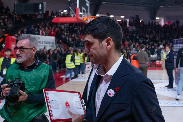 Herman Mandole si è dimesso da capo allenatore della Pallacanestro Varese