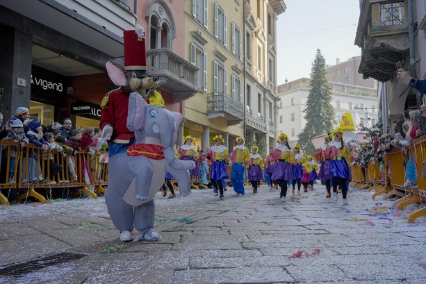 A SPASSO NEL WEEKEND. Carnevale, ci siamo: maschere e sfilate in mezza provincia di Varese