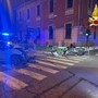 FOTO. Schianto tra un'auto e una moto sulla statale a Samarate, 35enne trasportato al pronto soccorso