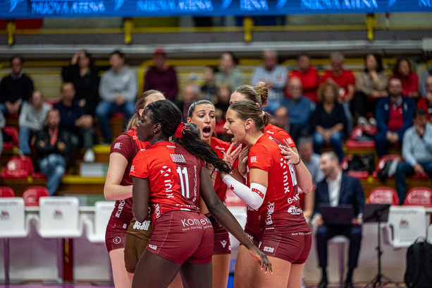 FOTO E VIDEO. Farfalle in ottovolante: la Uyba supera Perugia e resta al 5° posto