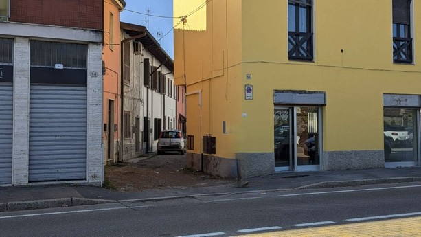 Saronno, omicidio di via Varese: identificato l’assassino. Continua la caccia all’uomo