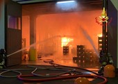 VIDEO e FOTO. Maxi incendio nella notte in un'azienda di Novedrate, in azione anche i vigili del fuoco di Varese