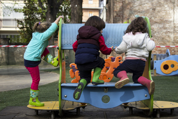 A Torino nascono sempre meno bambini, il rimedio è l'occupazione: &quot;Più le donne lavorano, più figli fanno&quot;