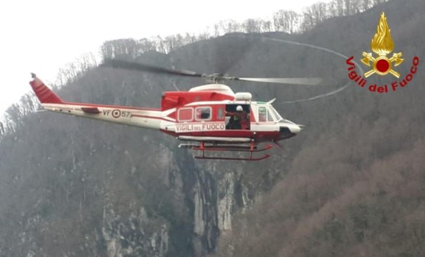 Vigili del fuoco con droni, cinofili ed elicottero tra Melle e Brossasco per le ricerche di un 73enne