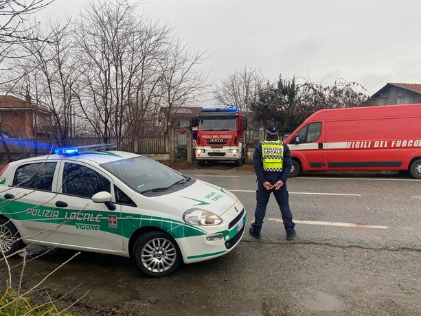 Abitazione in fiamme in via Pancalieri a Vigone [FOTO]