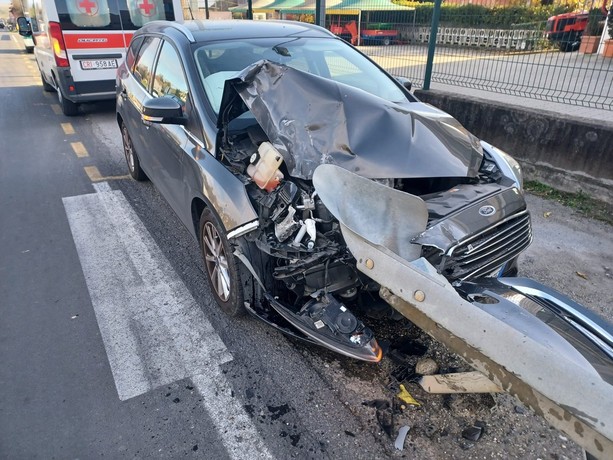 Bra, giovane donna ferita in un incidente lungo la Statale 231