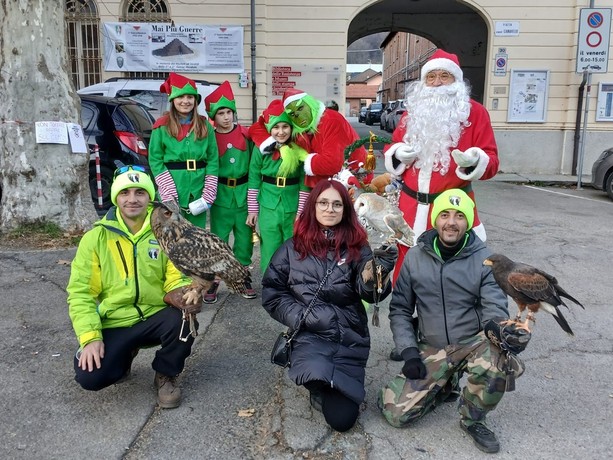 A Torre Pellice assieme a Babbo Natale arrivano anche Atena ed Ares, e l’uccello sghignazzante