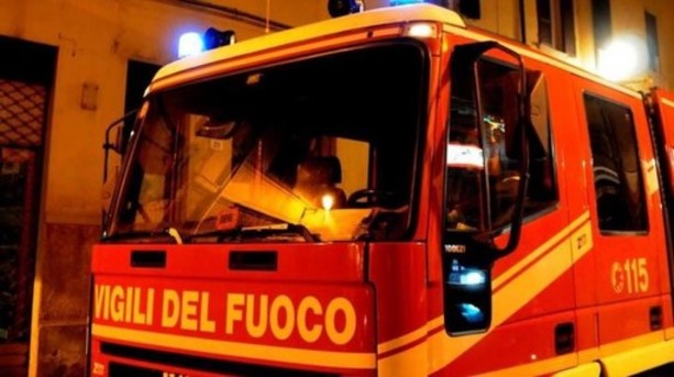 Auto finisce in un fosso a Margarita: c'è una vittima