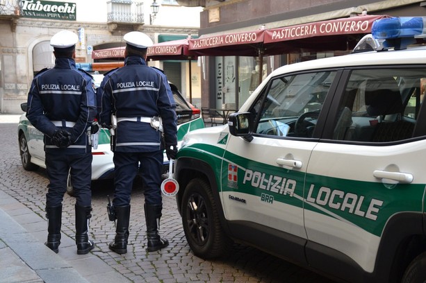 Tre pedoni finiti in ospedale in meno di due ore sulle strade di Bra. La Polizia Locale cerca investitore dileguatosi all’arrivo dei soccorsi