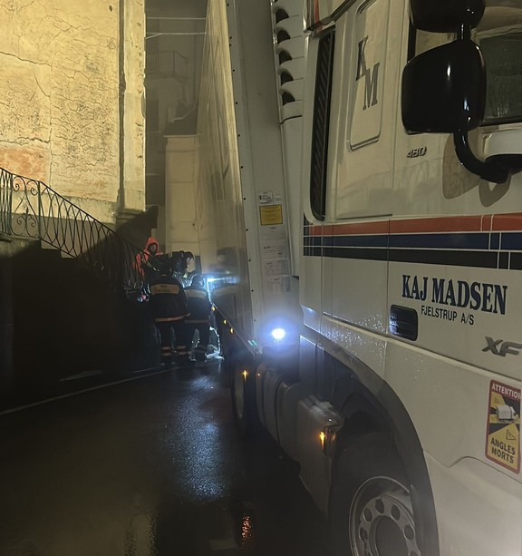 Camion nuovamente incastrato a Stella San Martino. Il Sindaco: &quot;Primo caso dopo mesi di tranquillità&quot;