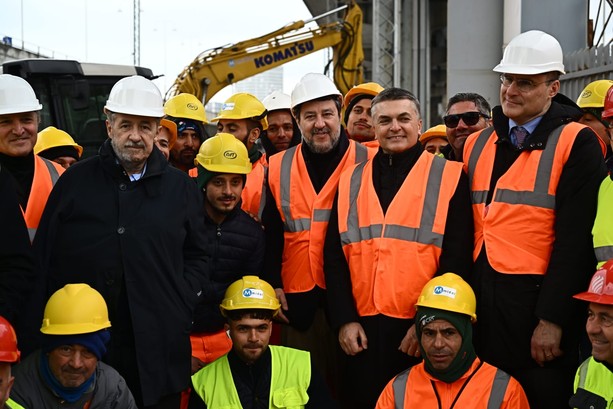 Matteo Salvini in visita al cantiere del Nodo di Genova: “Ai residenti cambierà la vita. Il Terzo Valico? L’Europa rivedrà la scadenza al 2026”