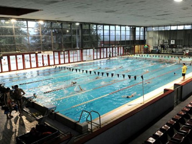 Asti, ha ceduto parte del soffitto della piscina comunale