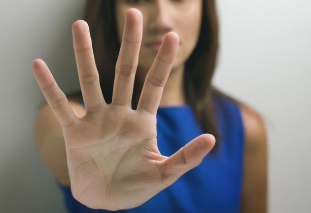 Tenta di violentare tre donne nelle strade di Rivoli: manette ai polsi per un 20enne