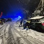 FOTO. Piante pericolanti, incidenti e blackout: la neve provoca disagi. Numerosi interventi dei vigili del fuoco