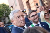 La Fiera del Tartufo tiene banco in parlamento, Gasparri: &quot;Tajani ad Alba per difendere l’export, Renzi in Arabia per suoi redditi&quot;