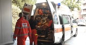 Auto si ribalta sulla statale a Rancio Valcuvia, soccorsi due trentenni