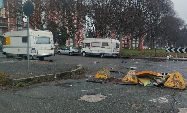 Camper abusivi, Mirafiori Sud protesta e la Circoscrizione promette: “Saranno allontanati”