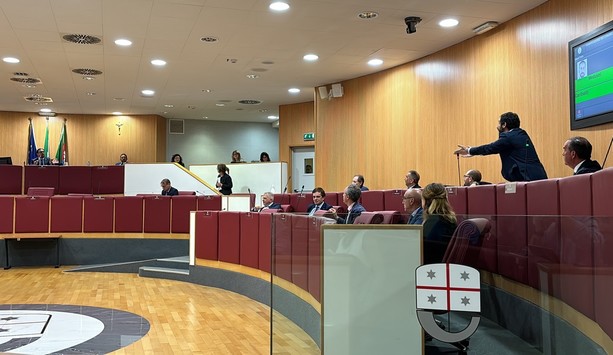 Fascia istituzionale di Regione Liguria alla commemorazione delle vittime repubblichine: in aula scoppia il caos e in consiglio si chiude in anticipo (VIDEO)