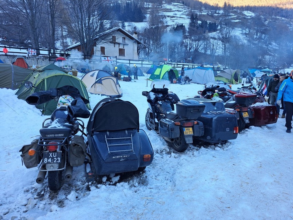 Successo a Pontechianale per l’Agnellotreffen 2024 1600 i motociclisti