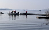 Velivolo finisce nelle acque del lago alla Schiranna. Soccorsi in azione