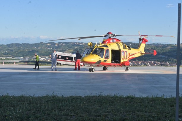 Ancora un incidente sul lavoro: 50enne travolto da un muletto a Piozzo, elitrasportato al Cto