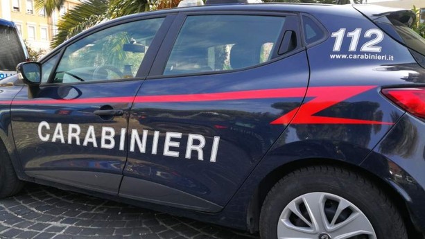 Lavena Ponte Tresa: prima l'incidente, poi calci e pugni. Feriti due giovanissimi