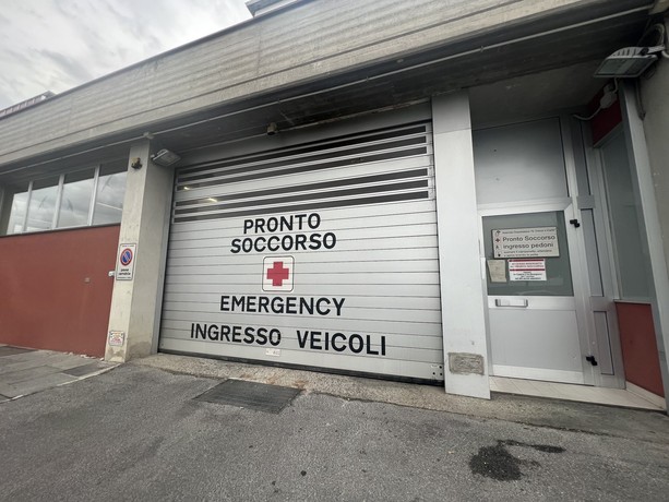 Cuneo, guardia giurata al pronto soccorso aggredita e ferita. In prognosi fino al 2 dicembre