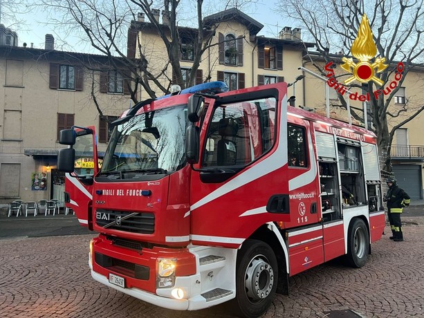 Incendio in un negozio di Luino, decisivo l'intervento dei vigili del fuoco