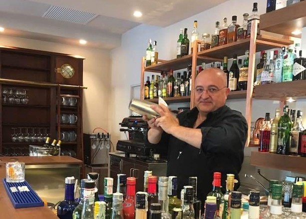 Continuano in Liguria le ricerche di Davide Violin. Ore d'angoscia anche a Travedona Monate: «Un amico e un grande barman»