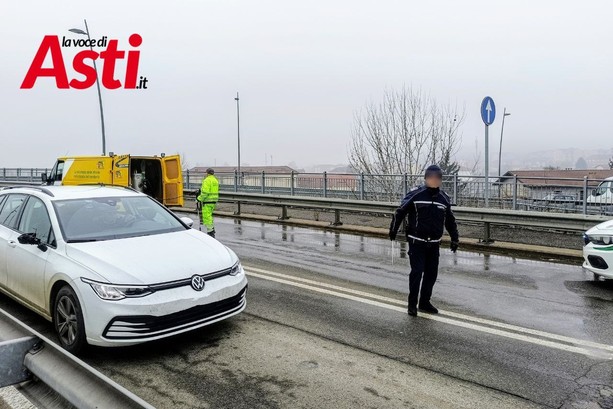 Scontro frontale sul cavalcavia Giolitti di Asti