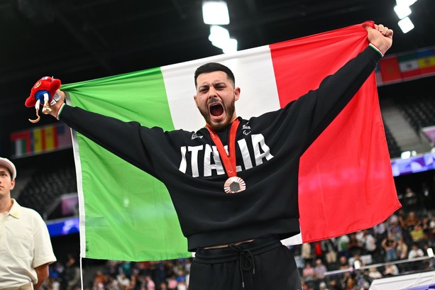 Paralimpiadi 2024. Donato Telesca e il coach savonese Sandro Boraschi di bronzo nel Para Powerlifting