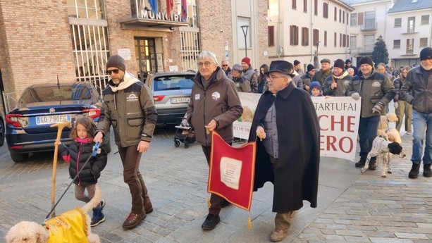 Festa con pedigree a Canale per il 15° raduno di trifolao e &quot;tabui&quot; [FOTO E VIDEO]