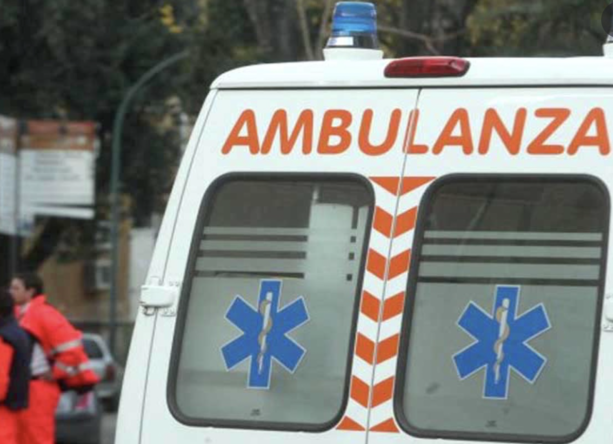 Scontro tra un'auto e una moto in via Gasparotto: un ferito e traffico in tilt