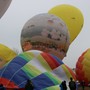 Le mongolfiere sfidano il meteo e solcano i cieli di Mondovì anche questa mattina