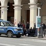 Persona armata in banca a Cuneo: interviene la squadra UOPI della Polizia, ma è una pistola giocattolo