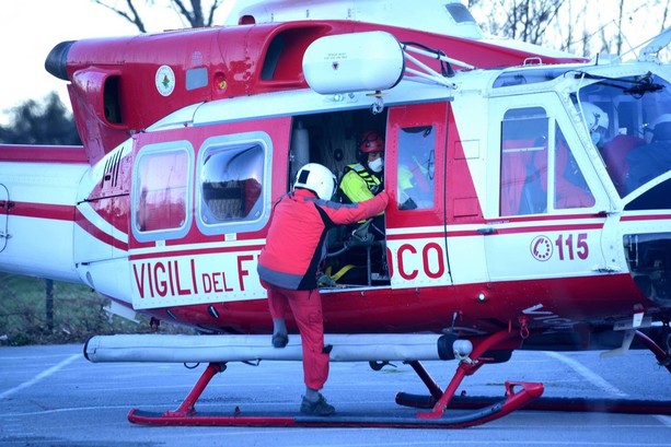 L'elicottero dei vigili del fuoco e quello del 118 ai Laghi di Roburent per un falso allarme di soccorso