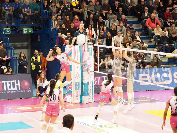 Volley A1/F: la Wash4green Pinerolo si fa bella per il derby con Chieri