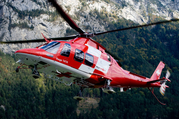 Tragedia sulle montagne del Canton Ticino, escursionista 69enne morto dopo una caduta da 80 metri