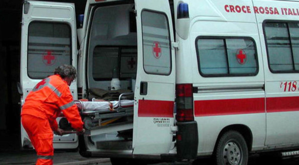 Ancora un incidente sul lavoro nel Varesotto: operaio ustionato al volto, è grave