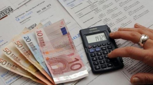 Sconto in bolletta per i torinesi in difficoltà: anche per il 2025 ipotesi bonus Iren teleriscaldamento