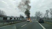 Ancora tutti in fila sull'Autolaghi: incidente con auto in fiamme tra Cavaria e Castronno, tre chilometri di coda verso Varese