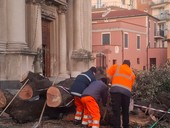 Forte vento nel savonese, notte di grande lavoro per i vigili del fuoco