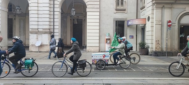 Campanelli contro Lo Russo nella manifestazione in bici: &quot;Comune sveglia&quot;